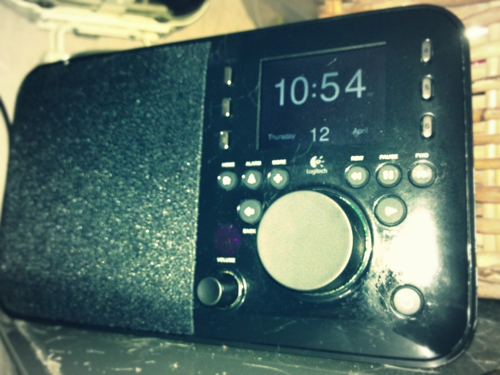 @chrisleach78 @grumbledook My radio can be controlled by my PC, iPhone & Android tab. Music to my ears! #householdICT