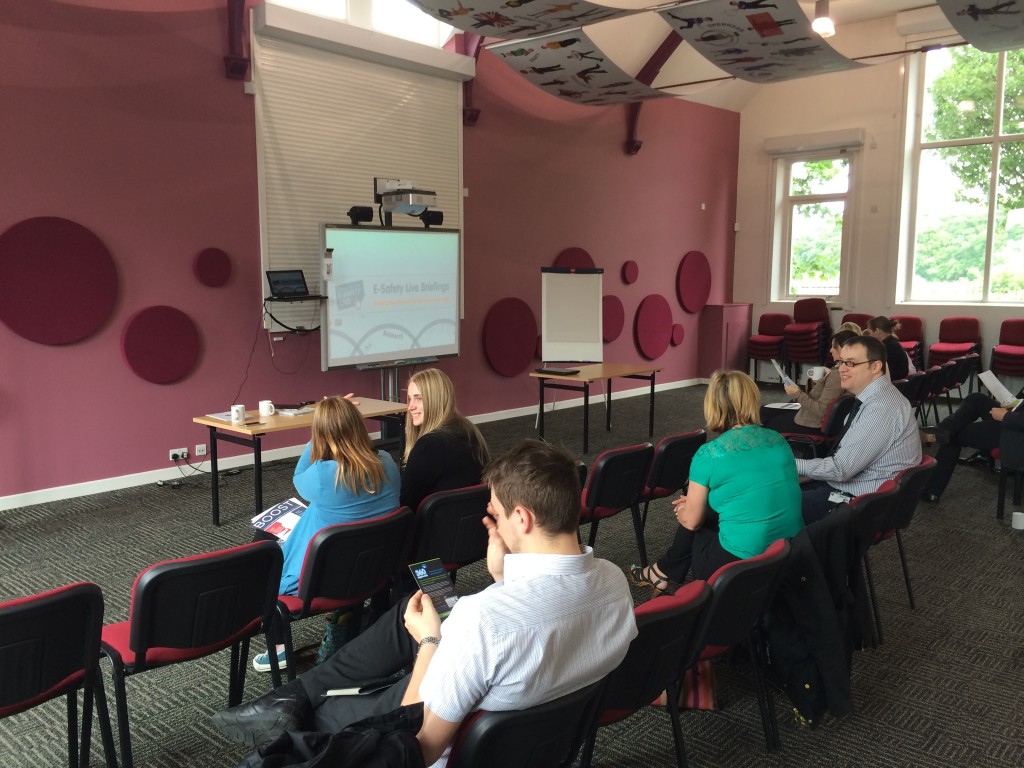 About to kick off the #eSafety live briefing in Castleford. @egomaster52 & David warming up as we speak.